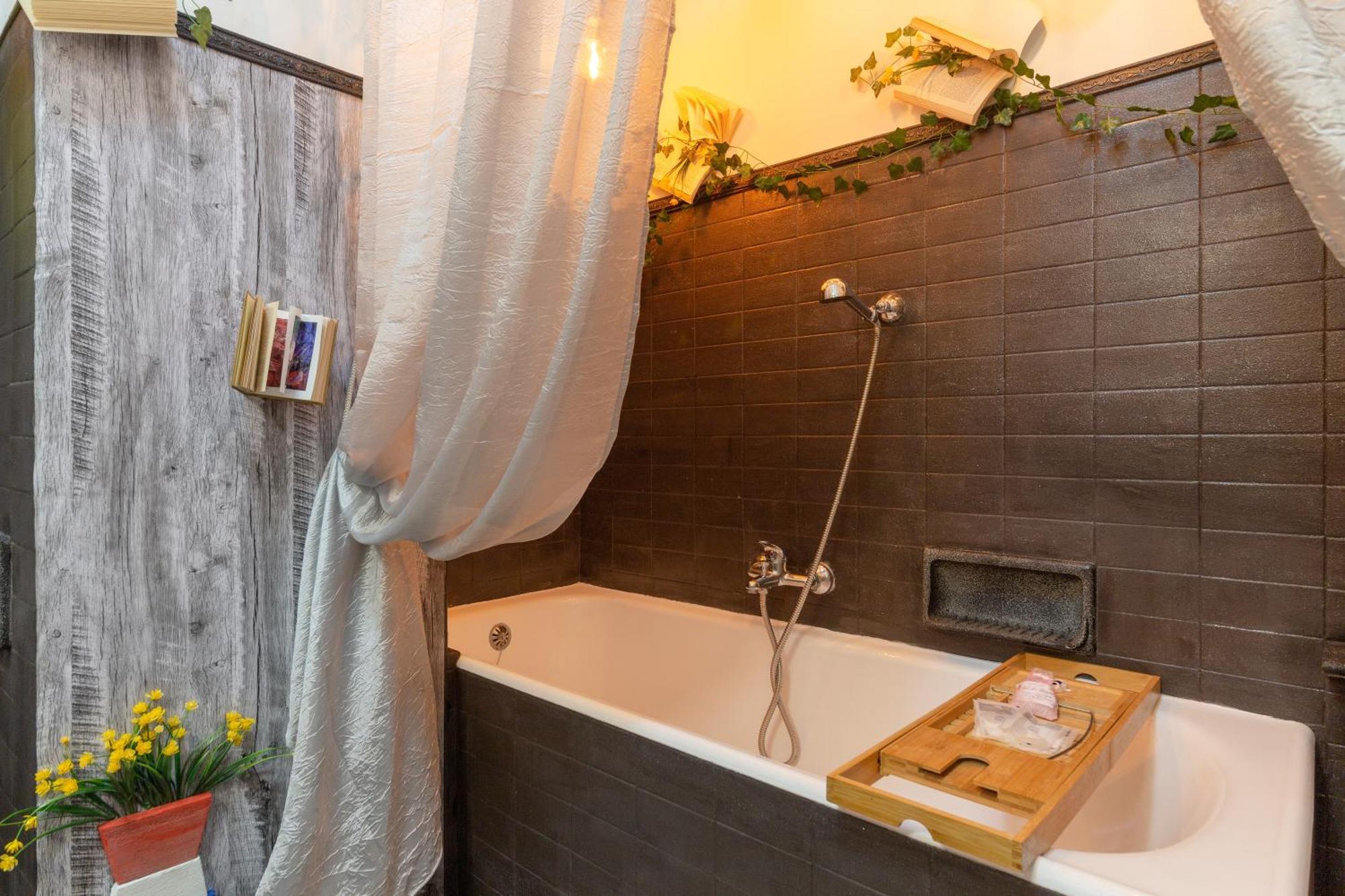Lodge&Art Hostel Триест Экстерьер фото